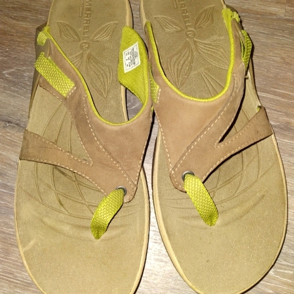 Merrell Shoes - 28$OBO Women's Merrell  sandals size 10